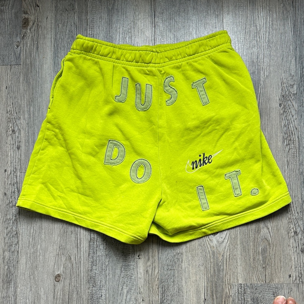 Nike Mens Loose Fit Athletics Shorts Neon Lime Green Size L - Picture 2 of 6